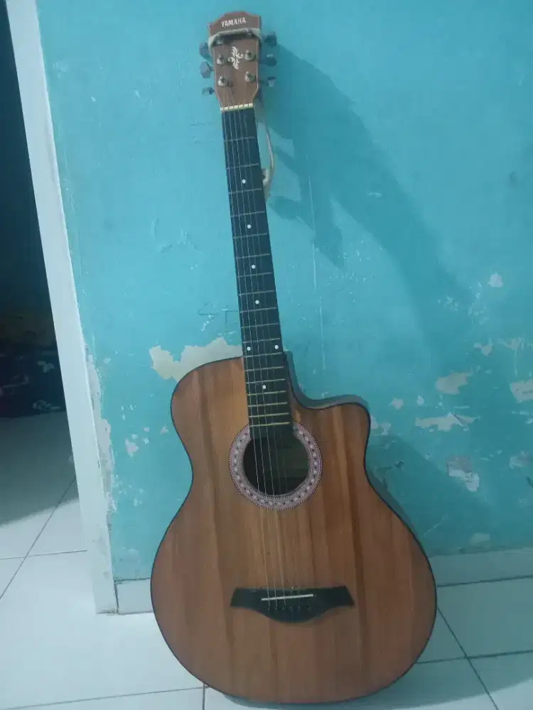 Gitar bekas rasa baru