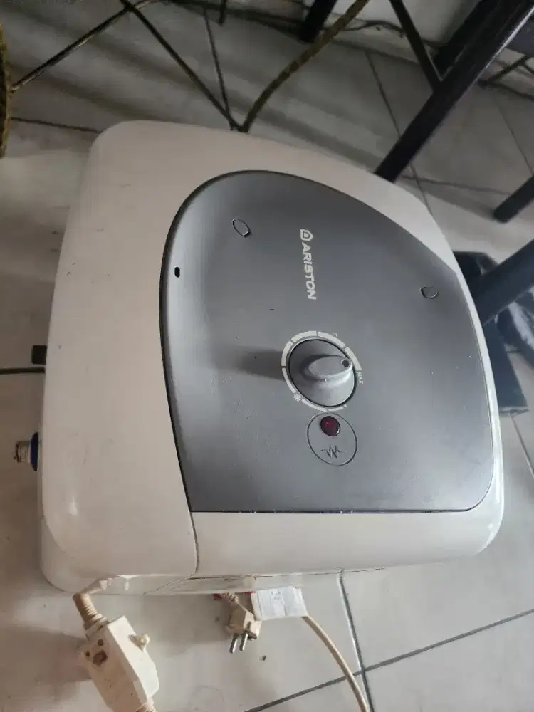 Ariston Water Heater 15L