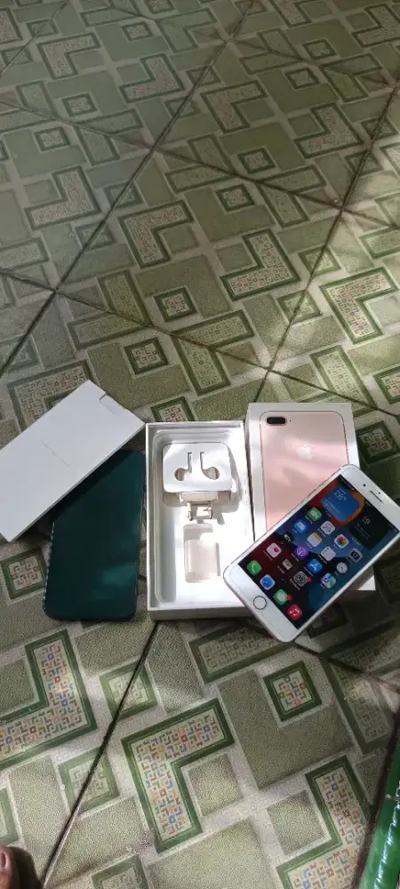 Iphone 7plus 256 lengkap mulus noken tinggal pakai