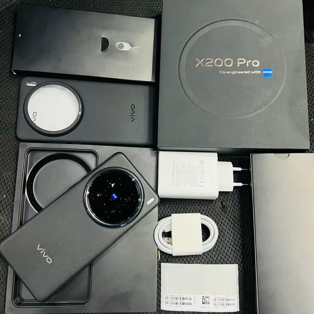 vivo x200 pro 16/512gb like new garansi on juli aksesoris masih fresh