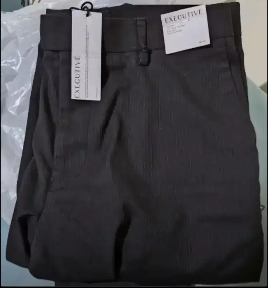 Celana The Executive slimfit hitam size 35/L BNWT (BARU) ORI SALE