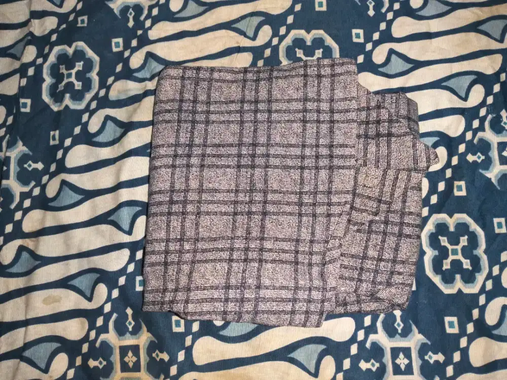 Blazer motif kotak-kotak HSC2025