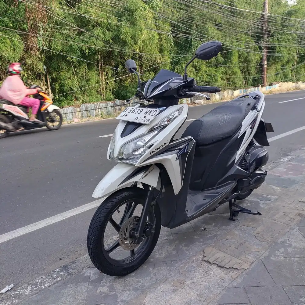 Honda Vario KZR ISS 2013 Putih lengkap Bagus Mesin Aluss