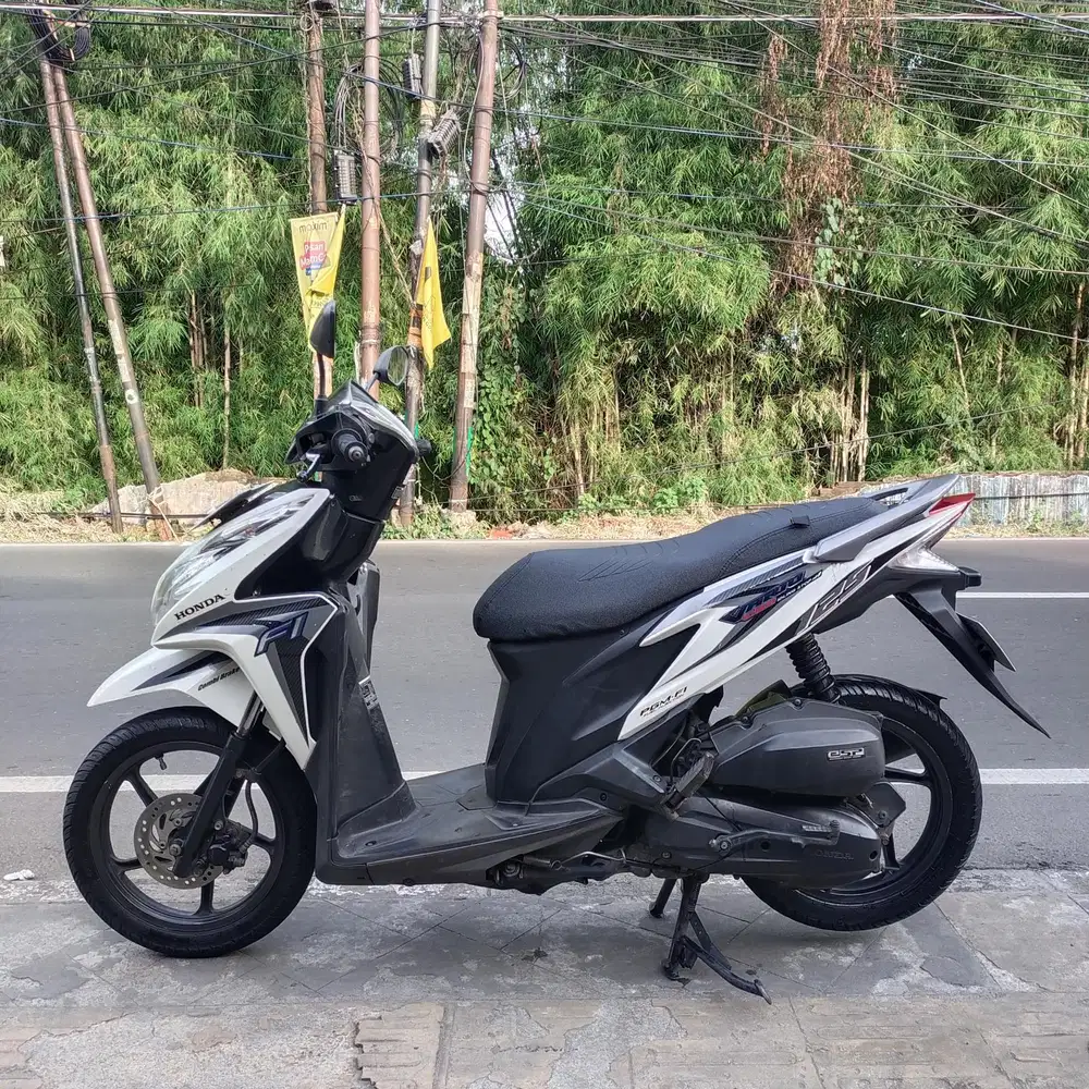 Honda Vario KZR ISS 2013 Putih Bagus lengkap Mesin Cakep