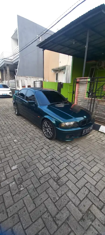 BMW 318i 2001 Bensin