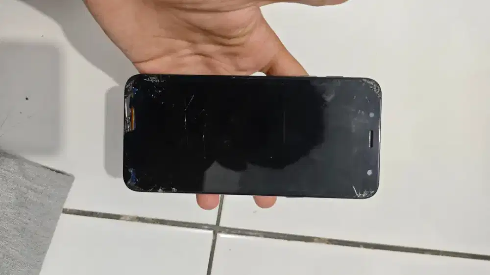 sell hp samsung j6 prime 4/64 -lcd sisanya masih bagus