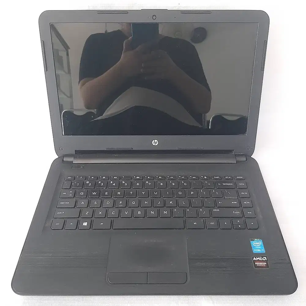 LAPTOP HP 14 CORE I3-5005U RAM 4GB SSD 256GB  VGA AMD GRAPHINCS 2GB