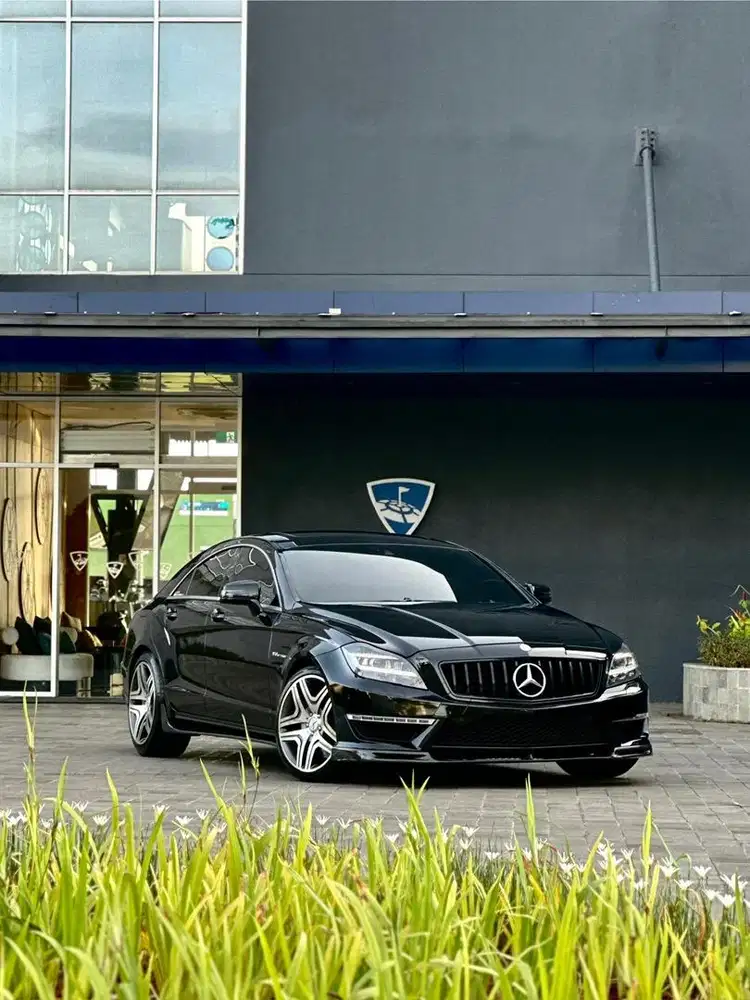 CASH Mercedes-Benz CLS63 AMG 2012 Mint Condition