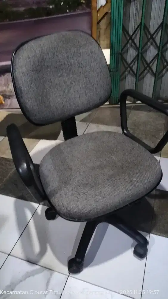 JUAL KURSI KANTOR