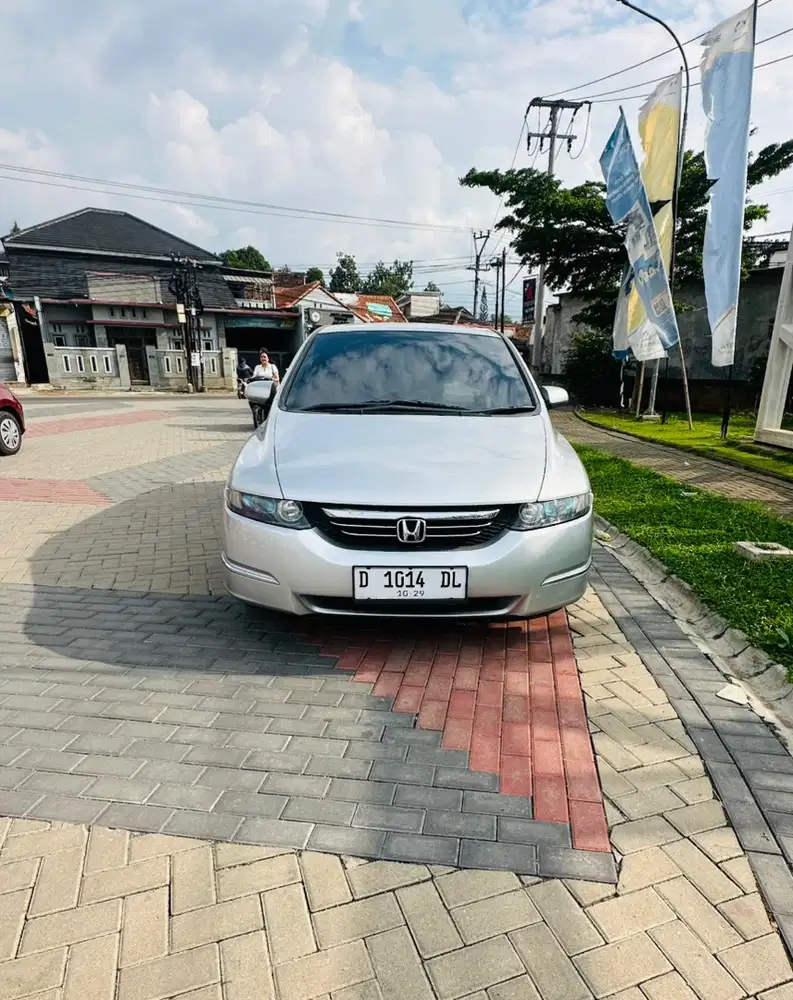 Honda Odyssey 2005 AT istimewa bisa tt