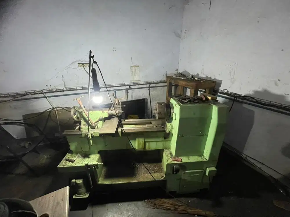 Mesin Bubut phillips imperal