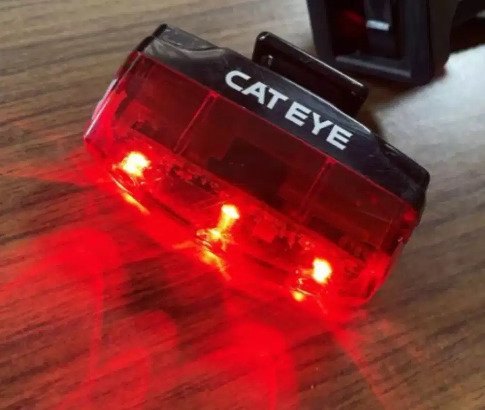 Lampu belakang Sepeda CAT EYE micro AUTO TLAU620R (100% Original)