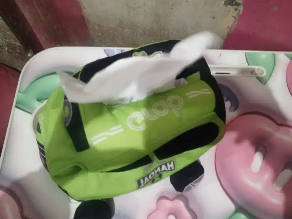 Tempat tissue mobil