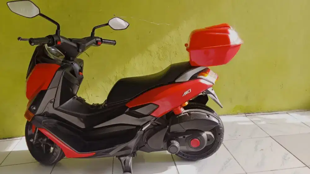 Mainan motor aki anak type N-Max