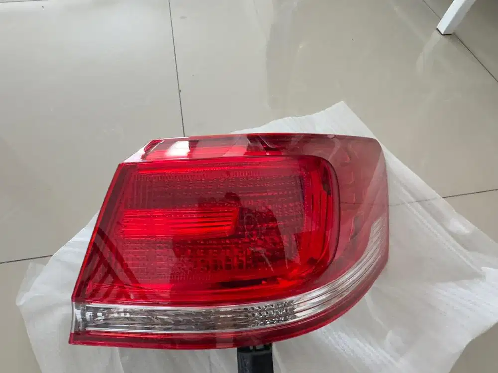 LAMPU BELAKANG STOPLAMP TOYOTA CAMRY XV 40 ORIGINAL
