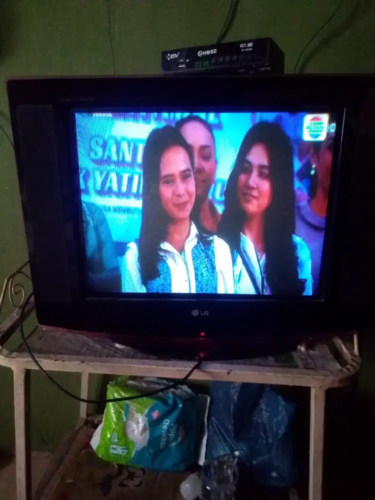 DIJUAL TV tabung layar datar 21 inci merk LG