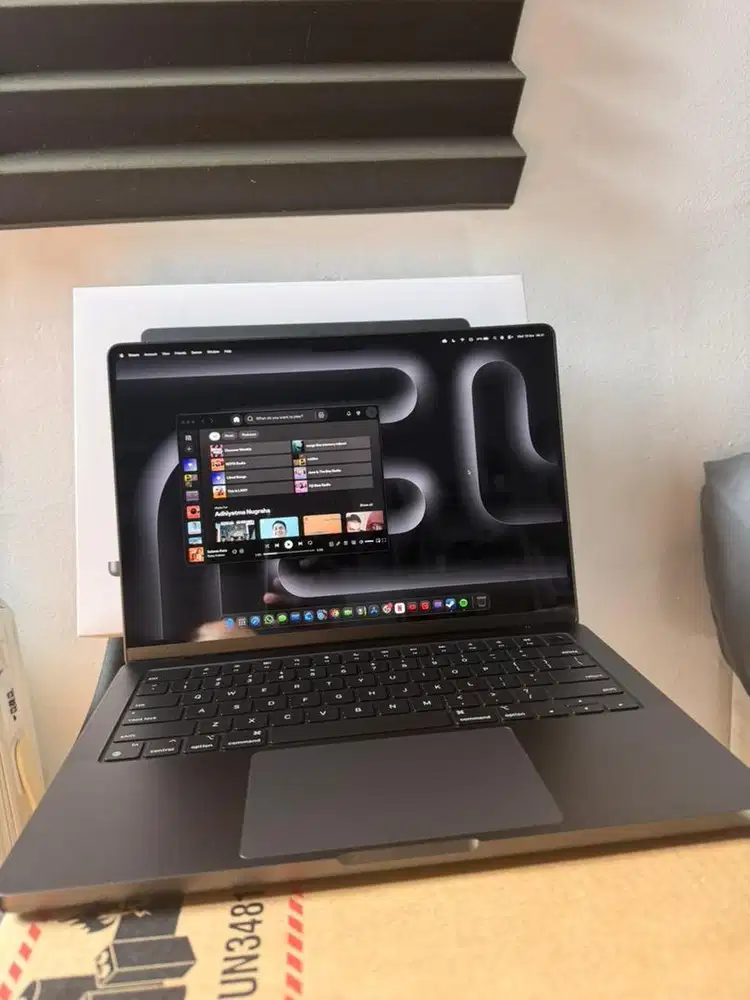 MBP Macbook Pro 14 - M4 Chip 16/512 Garansinon Sept 2026 space Black