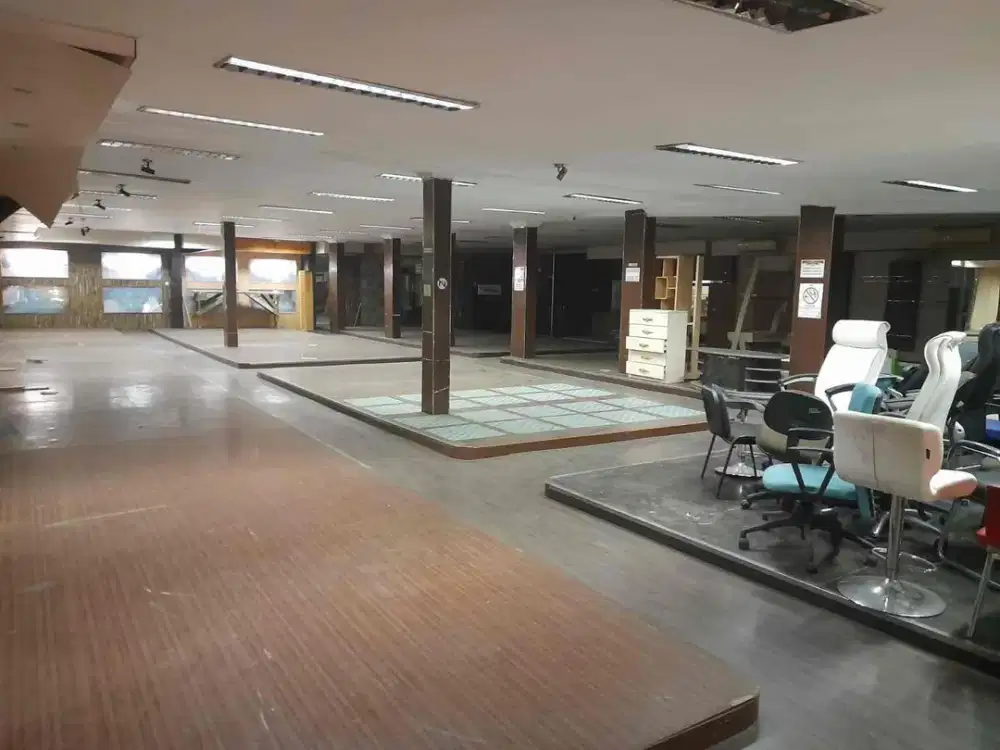 Disewakan Gudang Strategis Cocok Untuk Kantor Siap Pakai Dekat Jalan Utama Lokasi Ramai di Pramuka Jakarta Timur