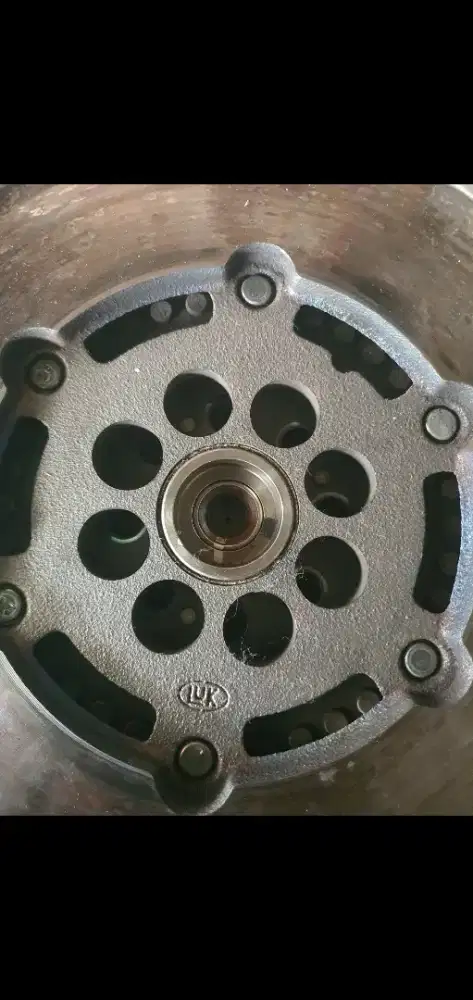 Roda Gila FlyWheel merk Luk Bekas untuk Ford Everest TDCI 2012 XLT M/T