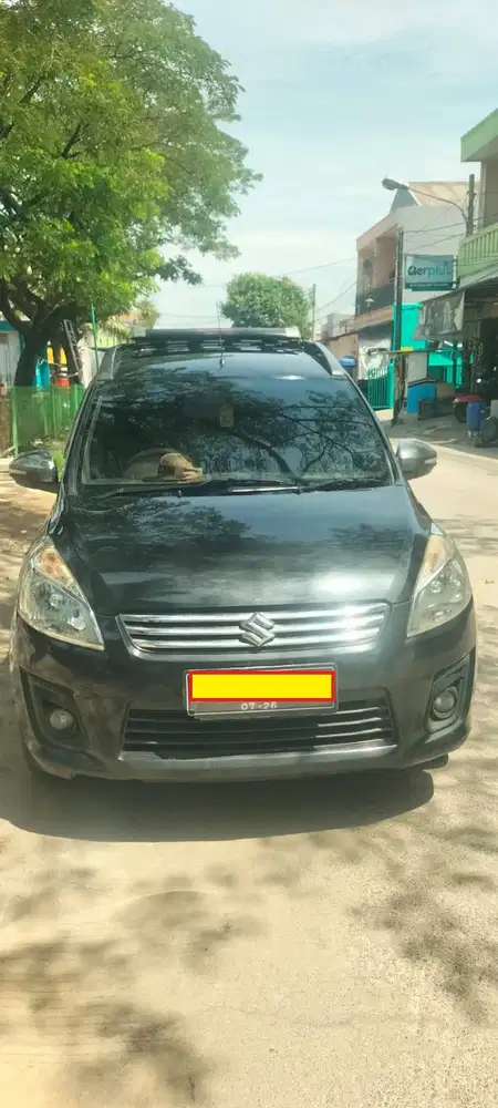 Suzuki Ertiga Tahun 2014 Hitam