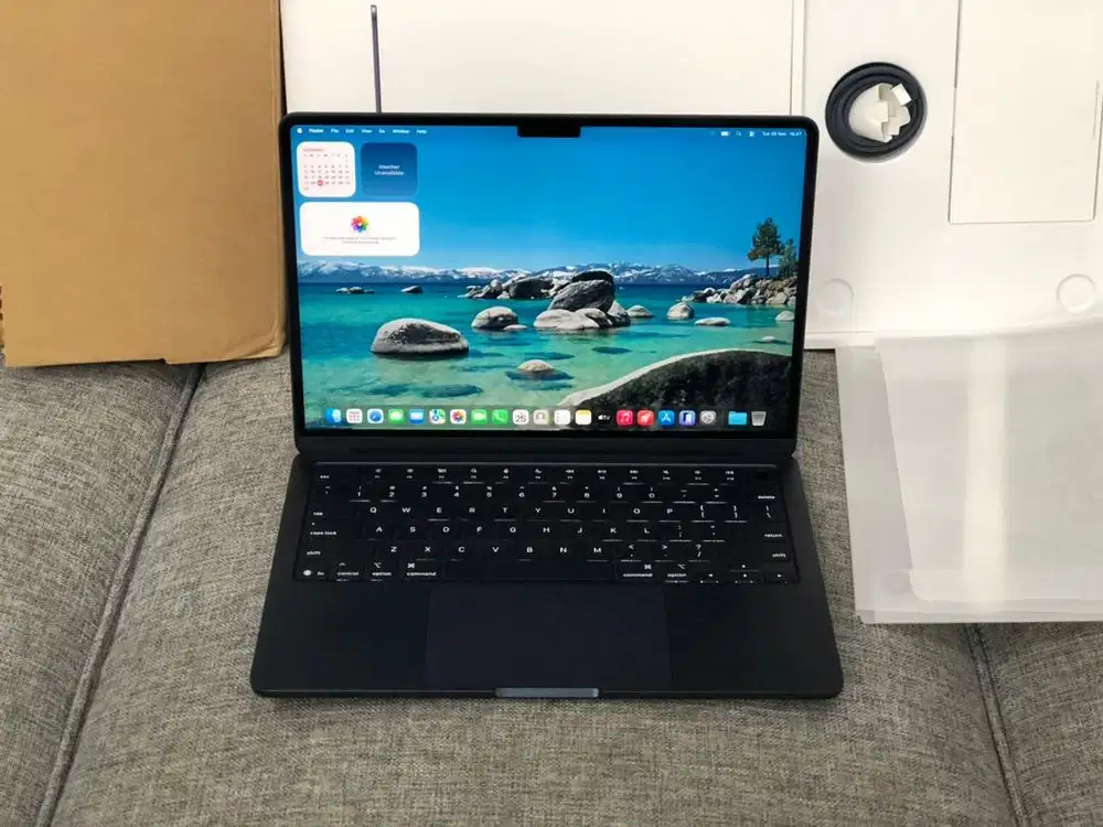 MACBOOK AIR 2025 M4 MIDNIGHT RAM 16-256GB GARANSI ON OKTOBER 2026