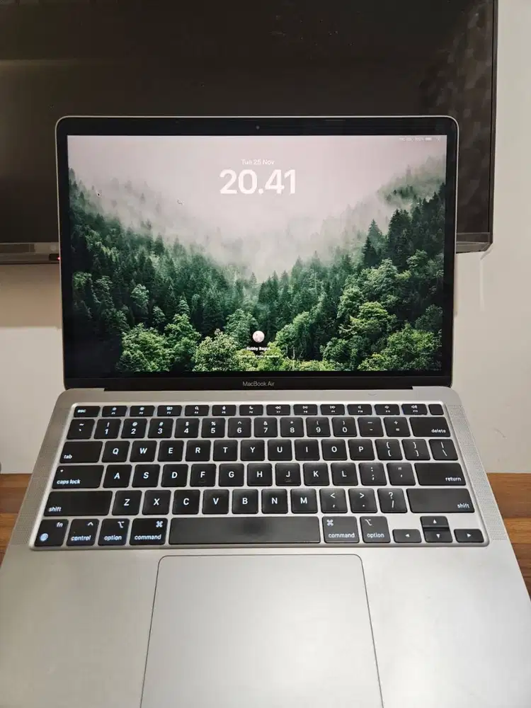 Dijual: MacBook Air M1 – Mulus, Cycle Rendah, Fullset iBox