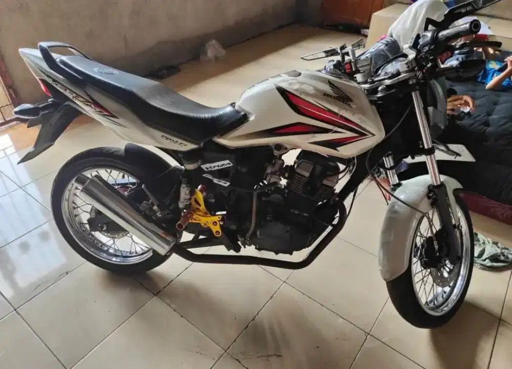 honda verza 2014 putih spoke