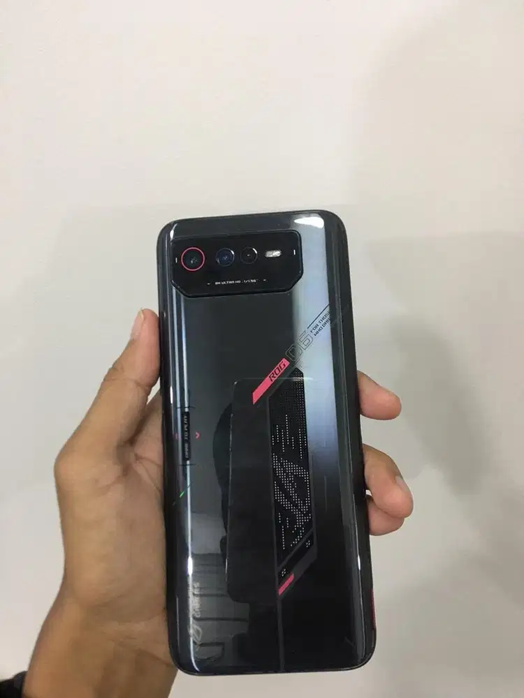 Asus ROG 6 8/256gb