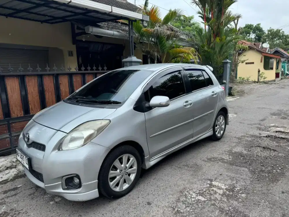 Toyota yaris th 2012