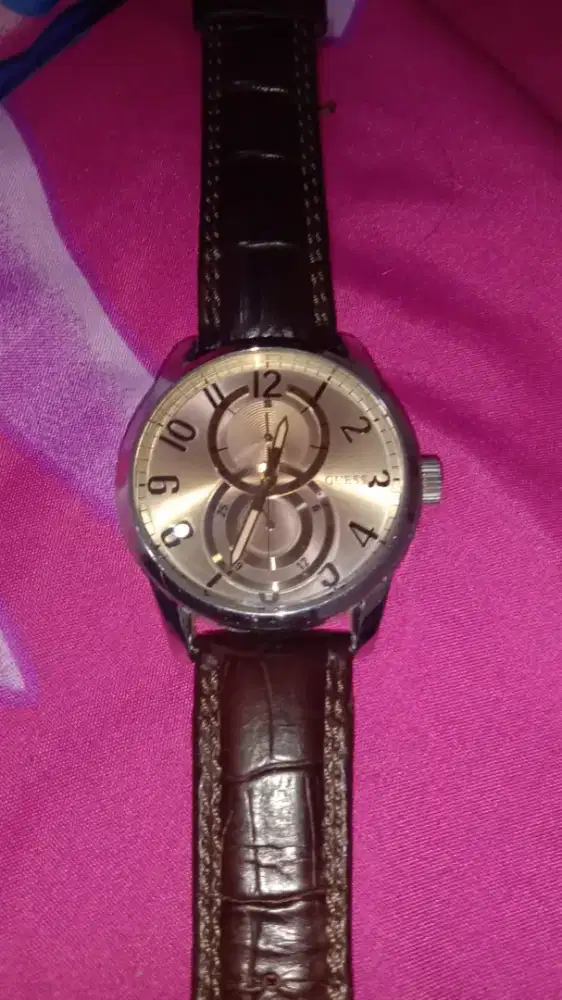 JAM tangan Guess Stell