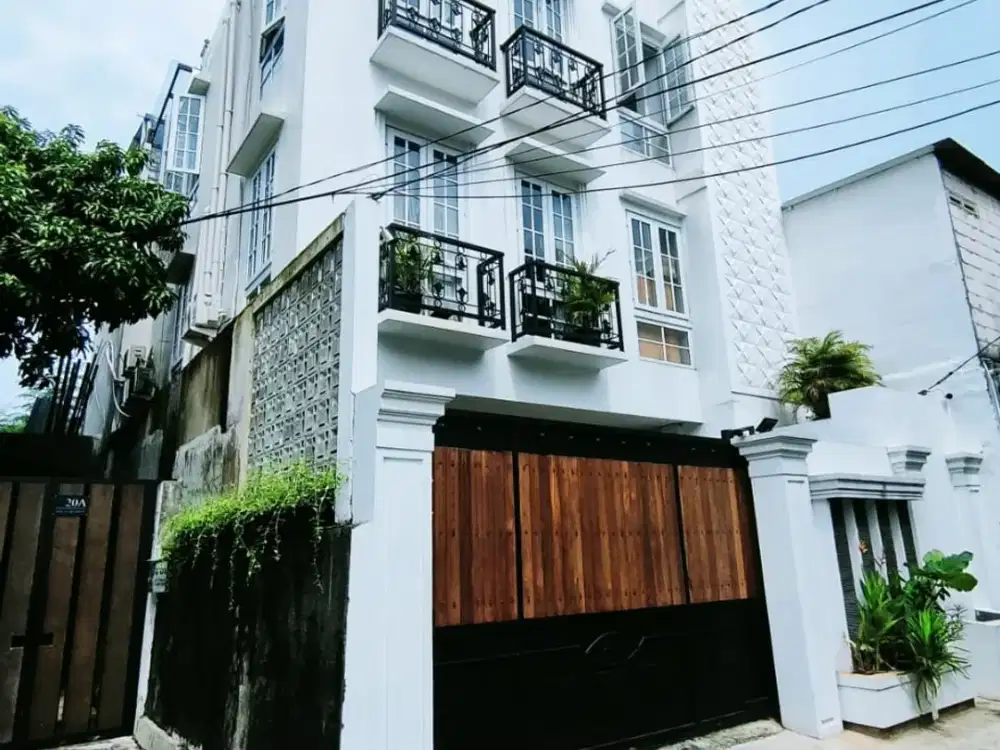 special price 3,7 milyar nego, rumah terawat di pejaten