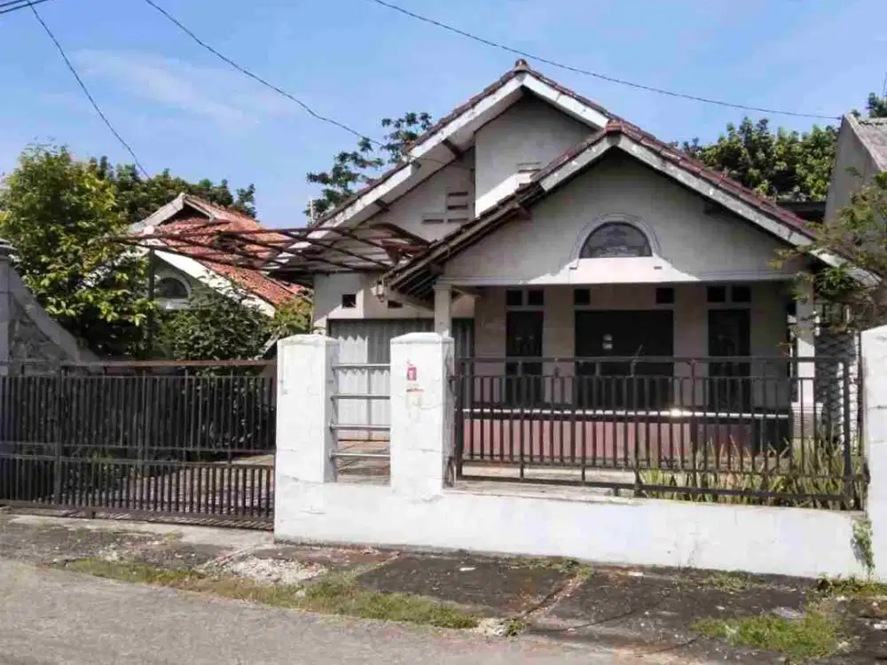 Dijual rumah bisa buat usaha strategis LT 272 LB 120 murah di Rawalumbu bebas banjir