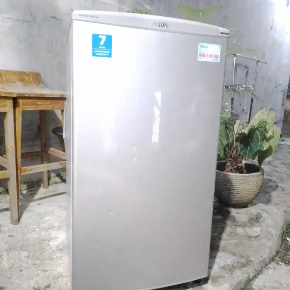 Frezer kulkas merk aqua