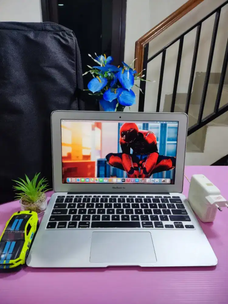 Macbook Air A1370 Superslim SSD Siap Pakai