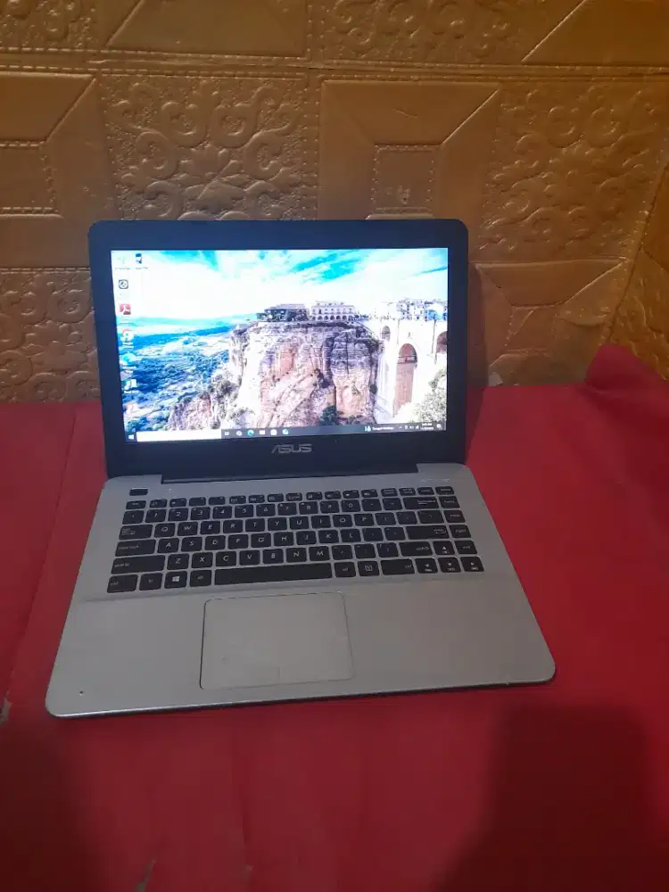 Laptop asus Core i5 Dual vga