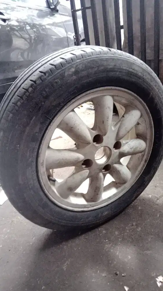 Velg + ban ring 15 hanya satu buat serep