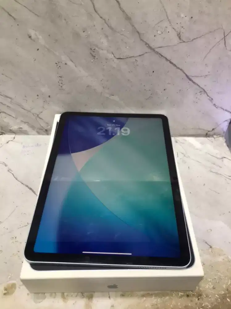 Di jual HP IPAD AIR M2 11INCH 128GB BLUE WIFI only