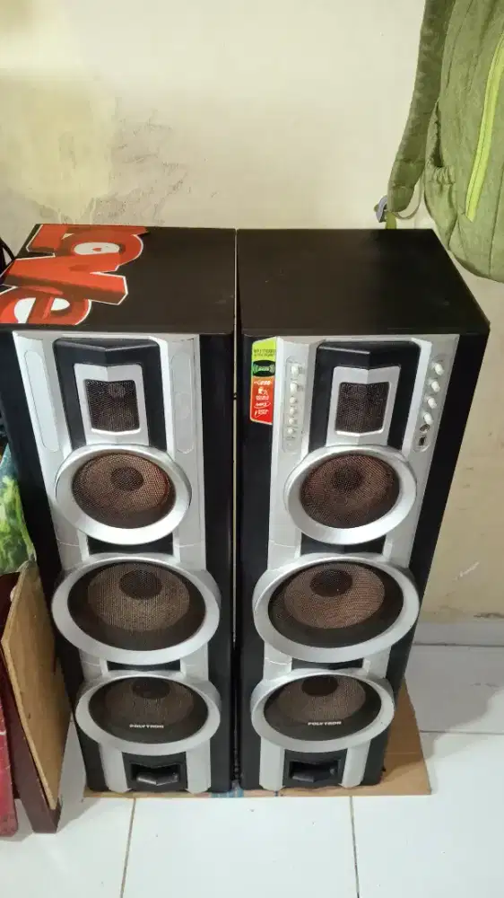 di jual speaker aktif polytron
 blutooth usb
kondisi masih bagus