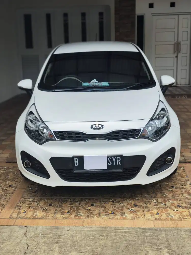 KIA RIO TAHUN 2014 MULUS KM RENDAH