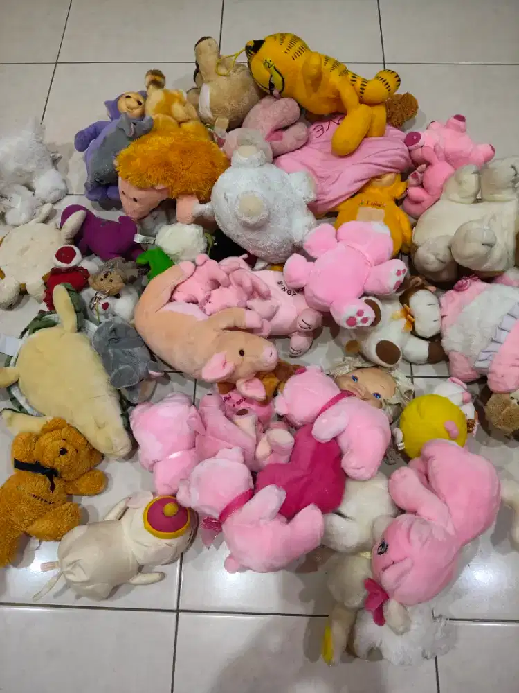 Aneka macam.boneka besar kecil