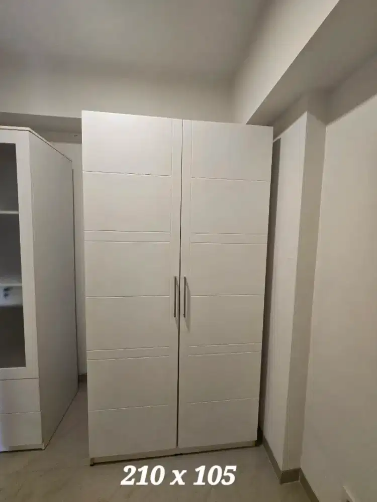 Lemari pakaian informa