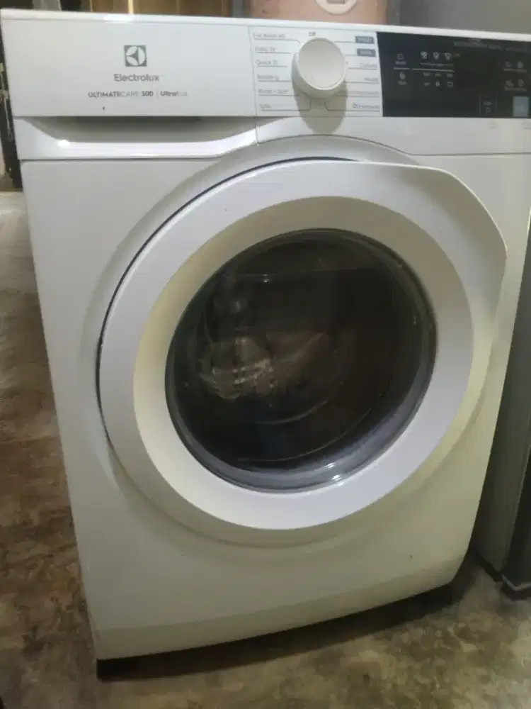 Jual mesin cuci merk Electrolux kap,9kg