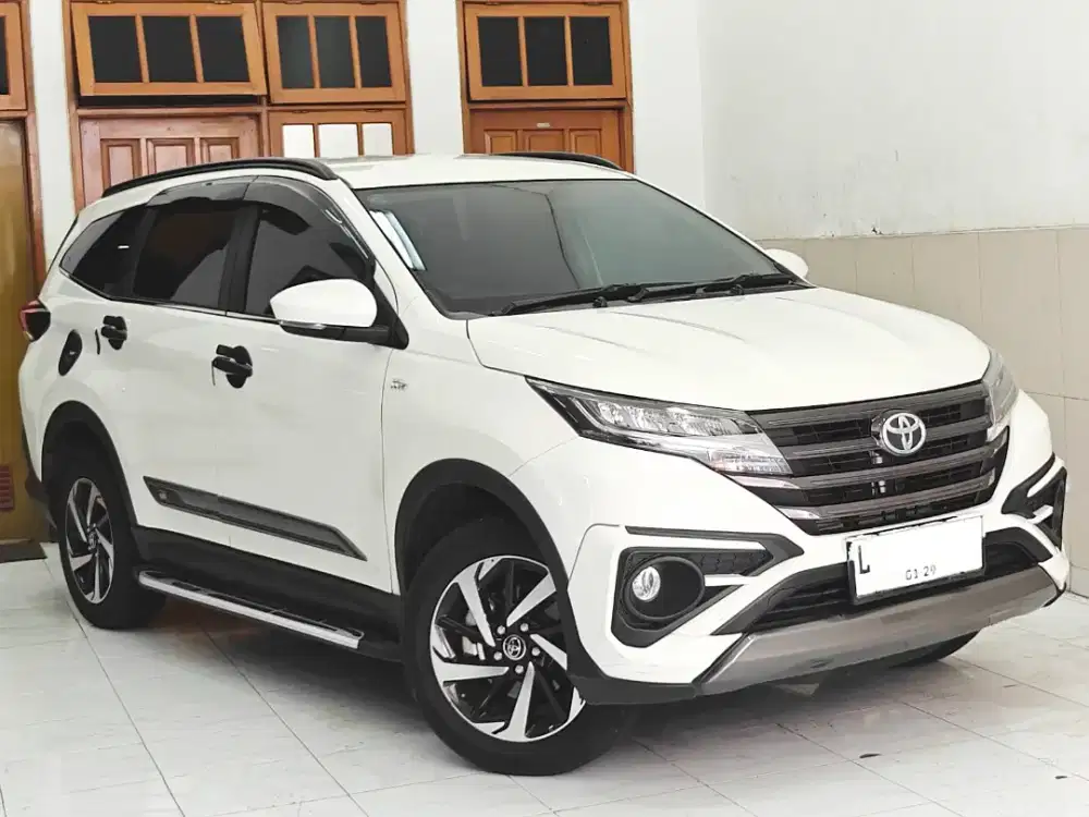 9rb Kilometer SptBaru New Rush 2024 S GR Sport Automatic Putih AT 2022