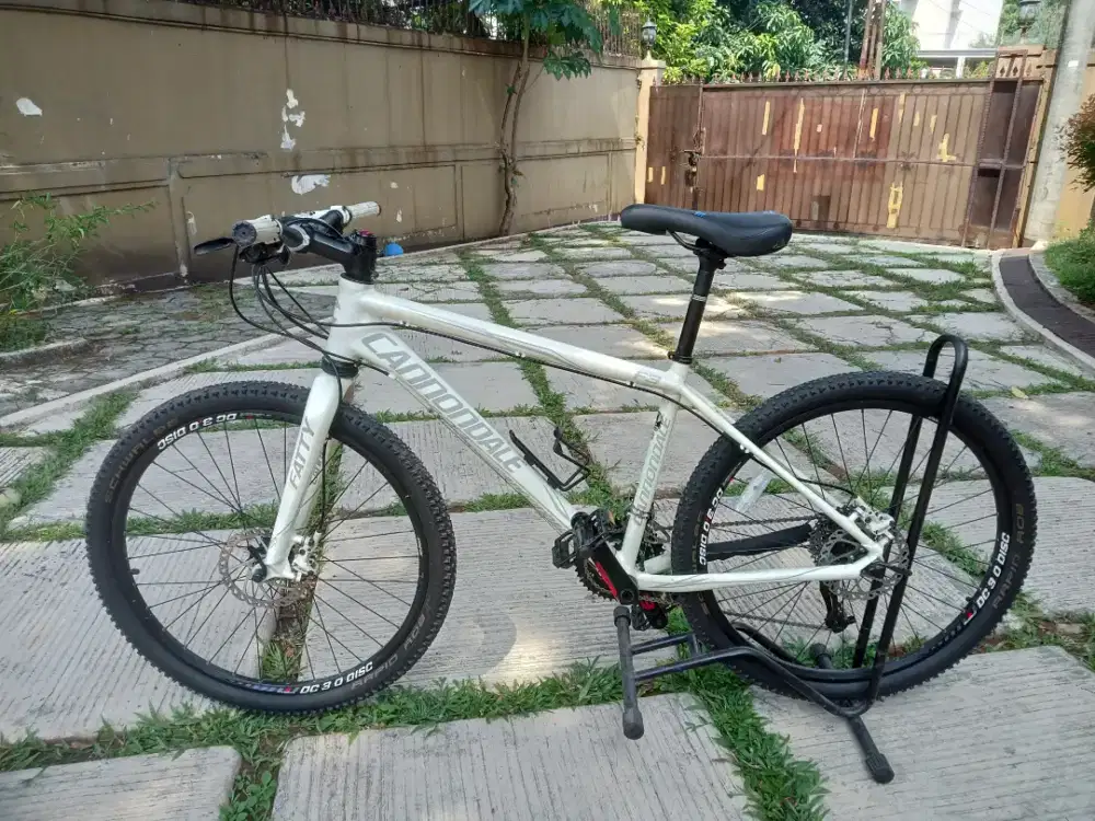 Sepeda cannondale f3 fatty size M