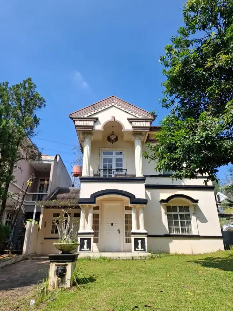 Rumah mewah harga di bawah pasaran Cibubur Legenda Wisata bebas banjir