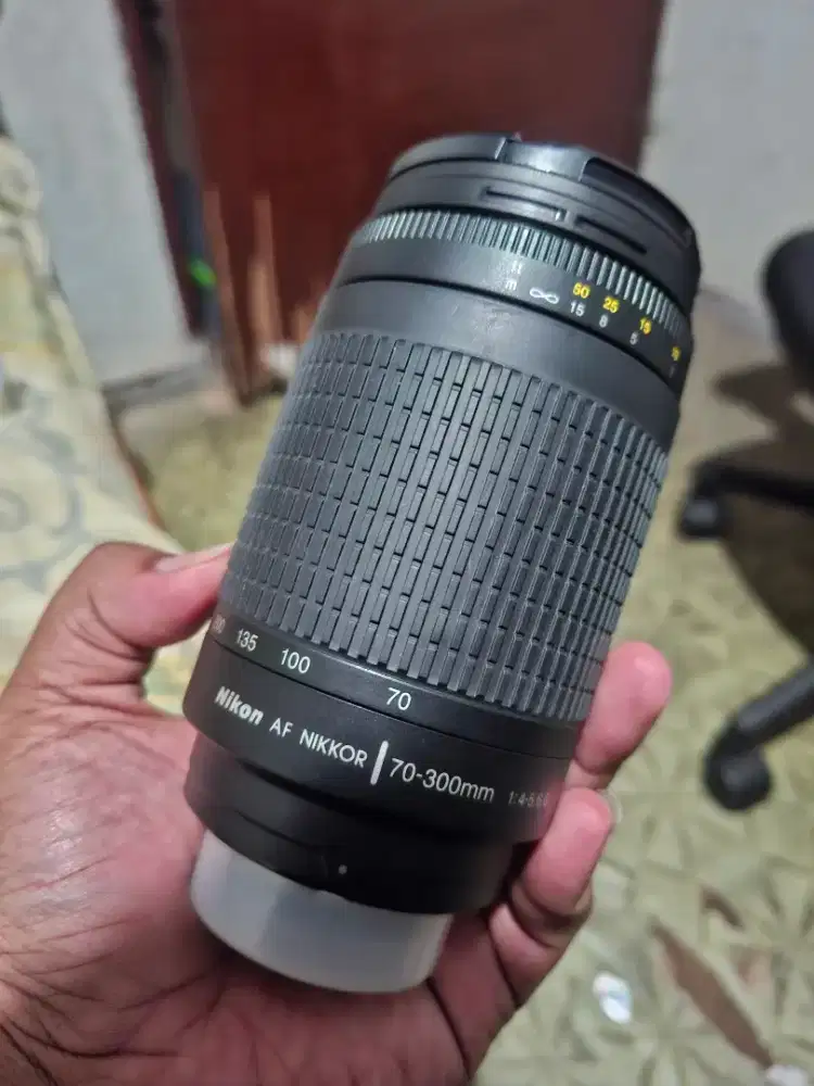 LENSA NIKON 70 300MM