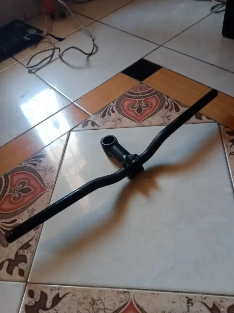 Setang sepeda gunung