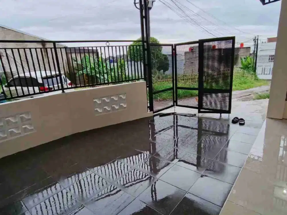 Rumah Mewah Tinggal isi di Cihanjuang