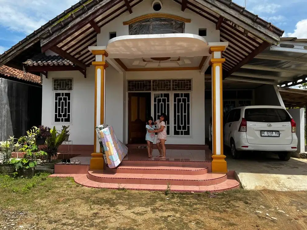 jual rumah siap huni halaman depan belakang luas