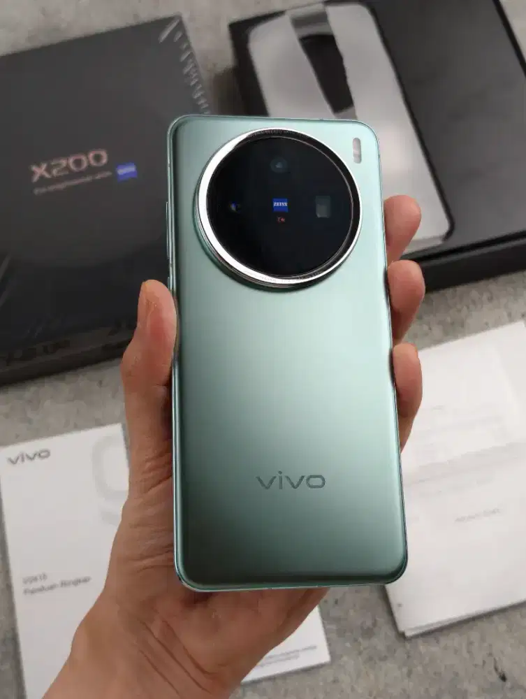 Vivo x200 Green RAM 12GB / ROM 256 GB Green Bekas Second Mulus